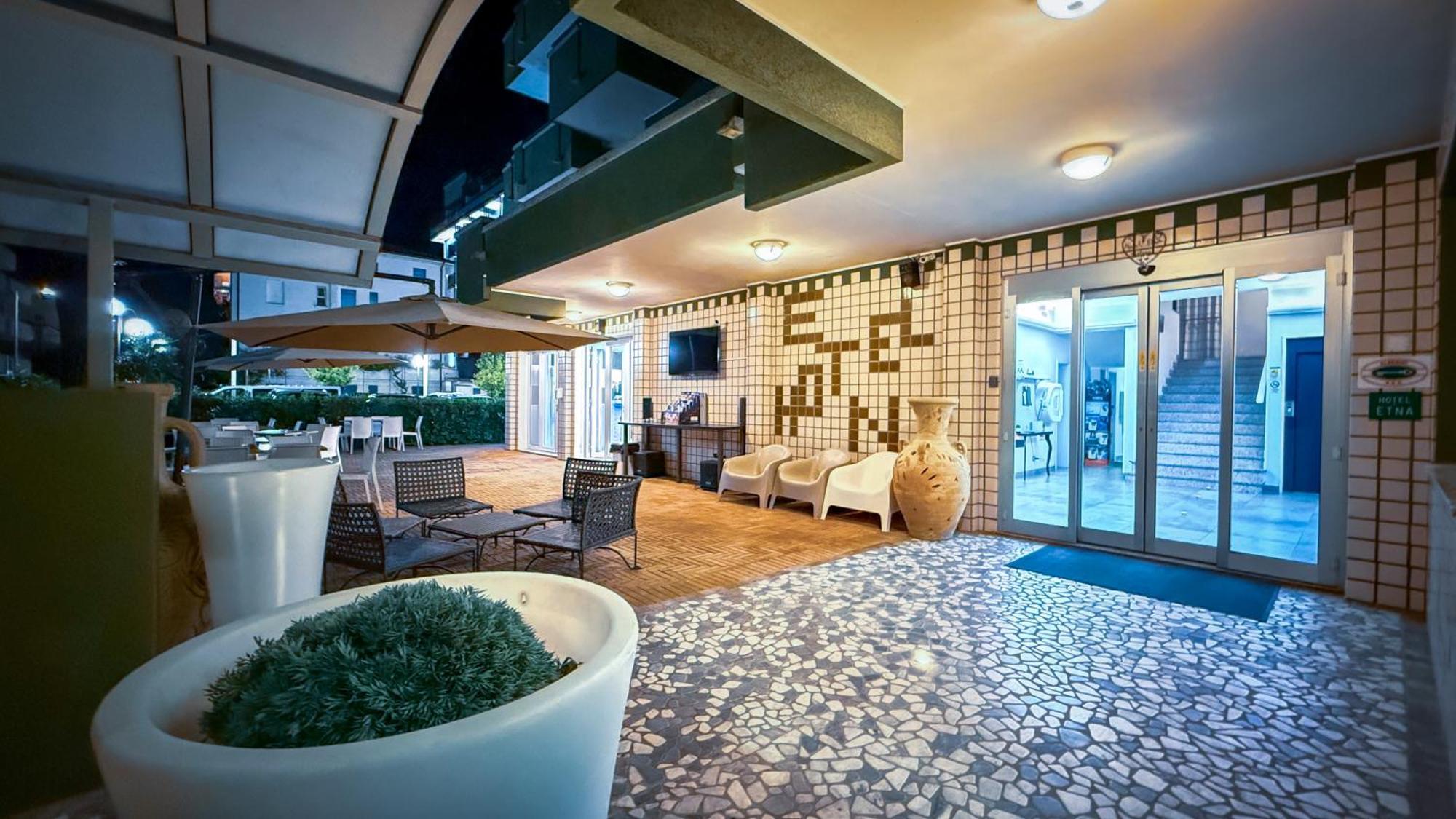 Hotel Etna - Nuova Gestione Romagnola All-Inclusive Spiaggia Parcheggio Riccione Exterior foto